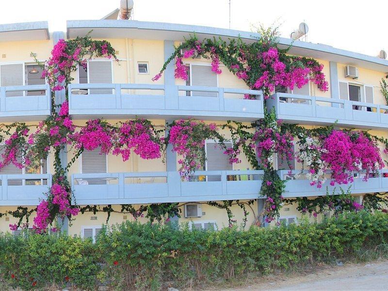 Michel Apartments Amoudara Lasithiou Екстериор снимка